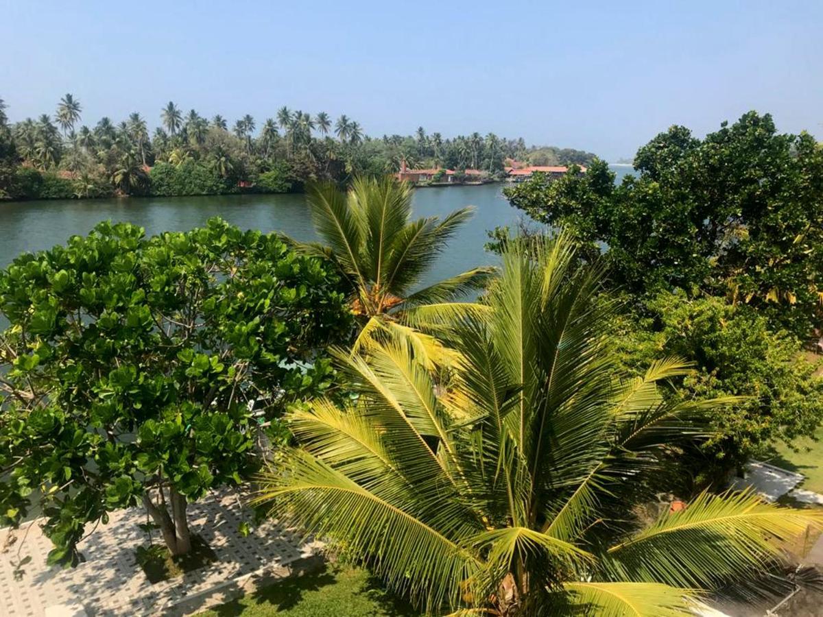 Villa Riverside Aluthgama Exteriör bild