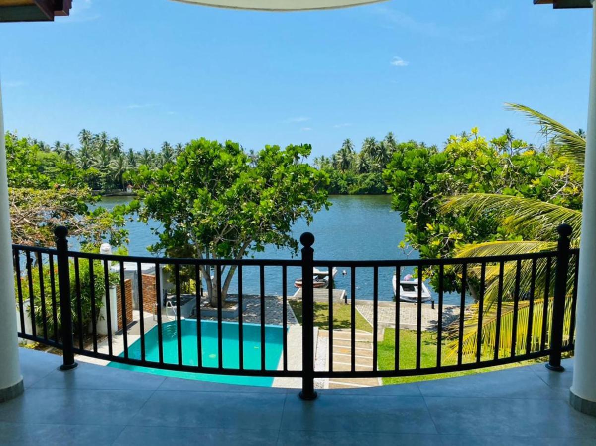 Villa Riverside Aluthgama Exteriör bild