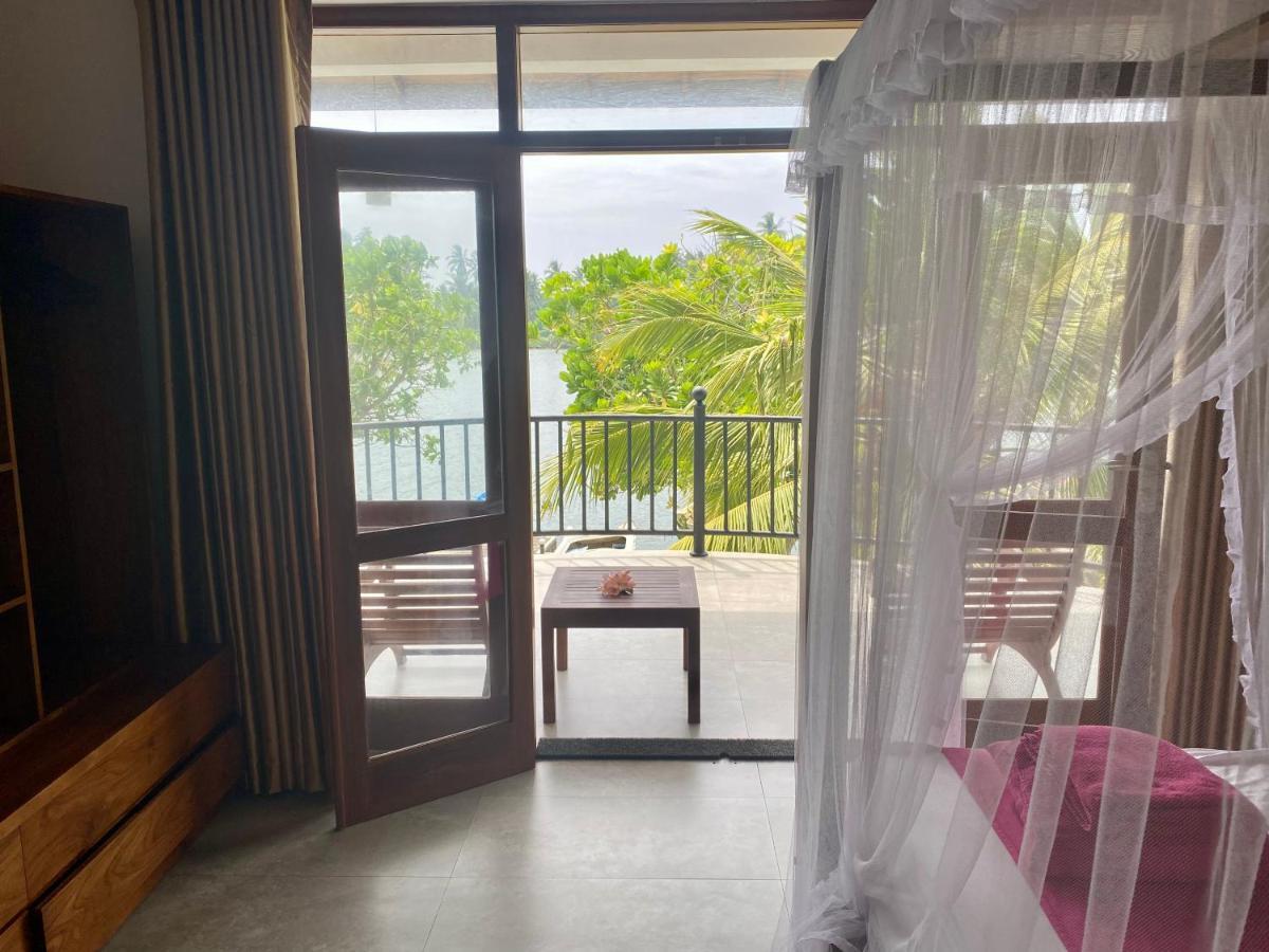Villa Riverside Aluthgama Exteriör bild