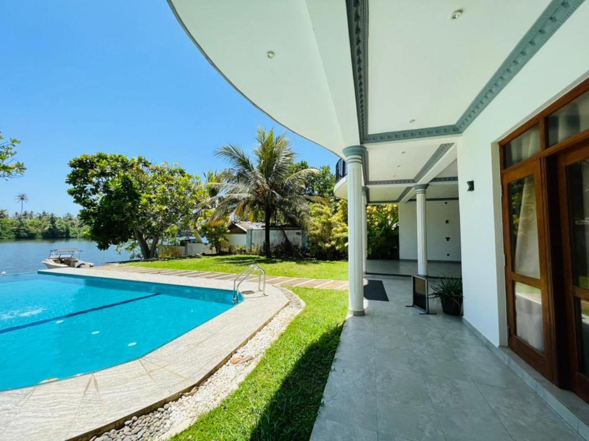 Villa Riverside Aluthgama Exteriör bild