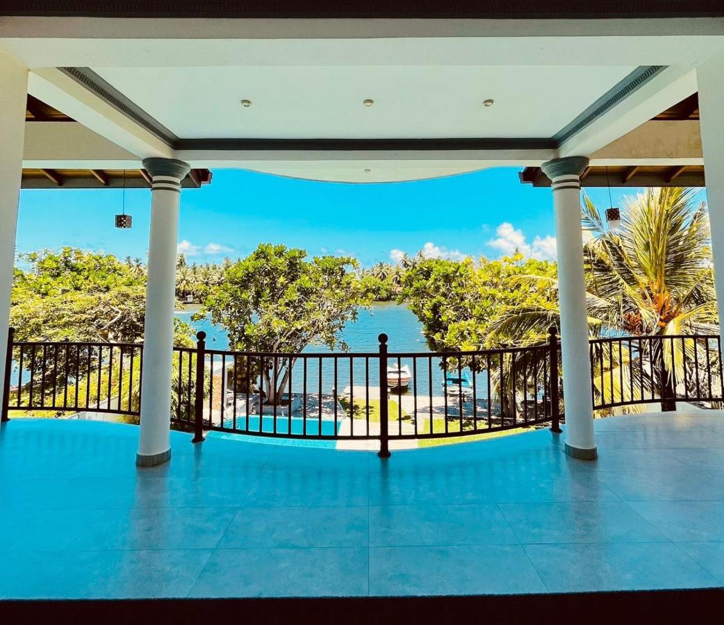 Villa Riverside Aluthgama Exteriör bild