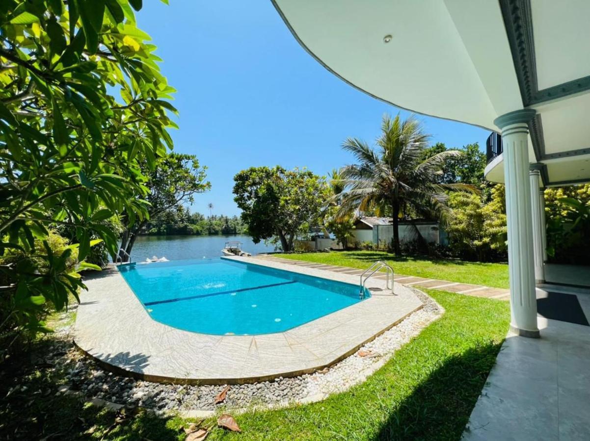 Villa Riverside Aluthgama Exteriör bild