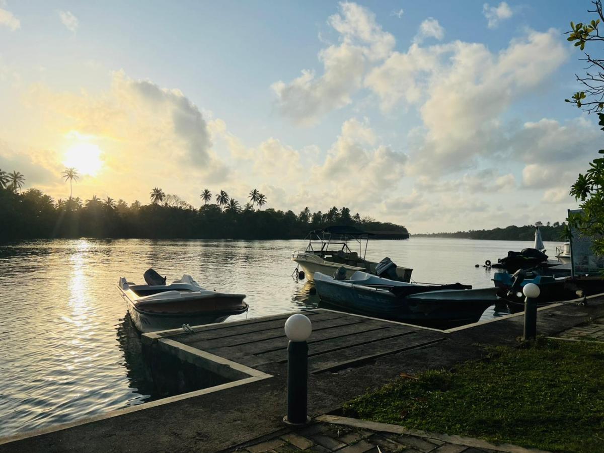 Villa Riverside Aluthgama Exteriör bild