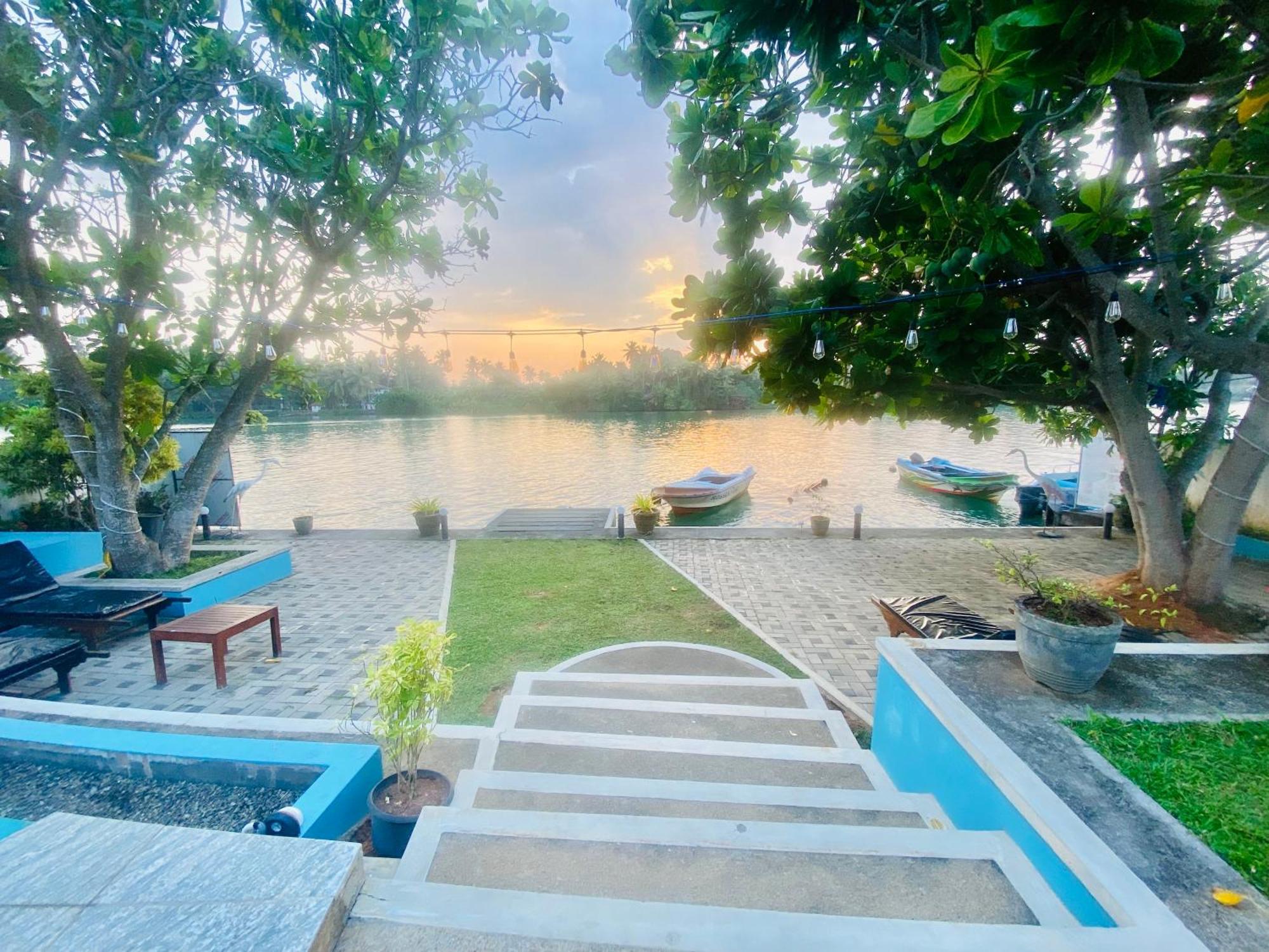 Villa Riverside Aluthgama Exteriör bild