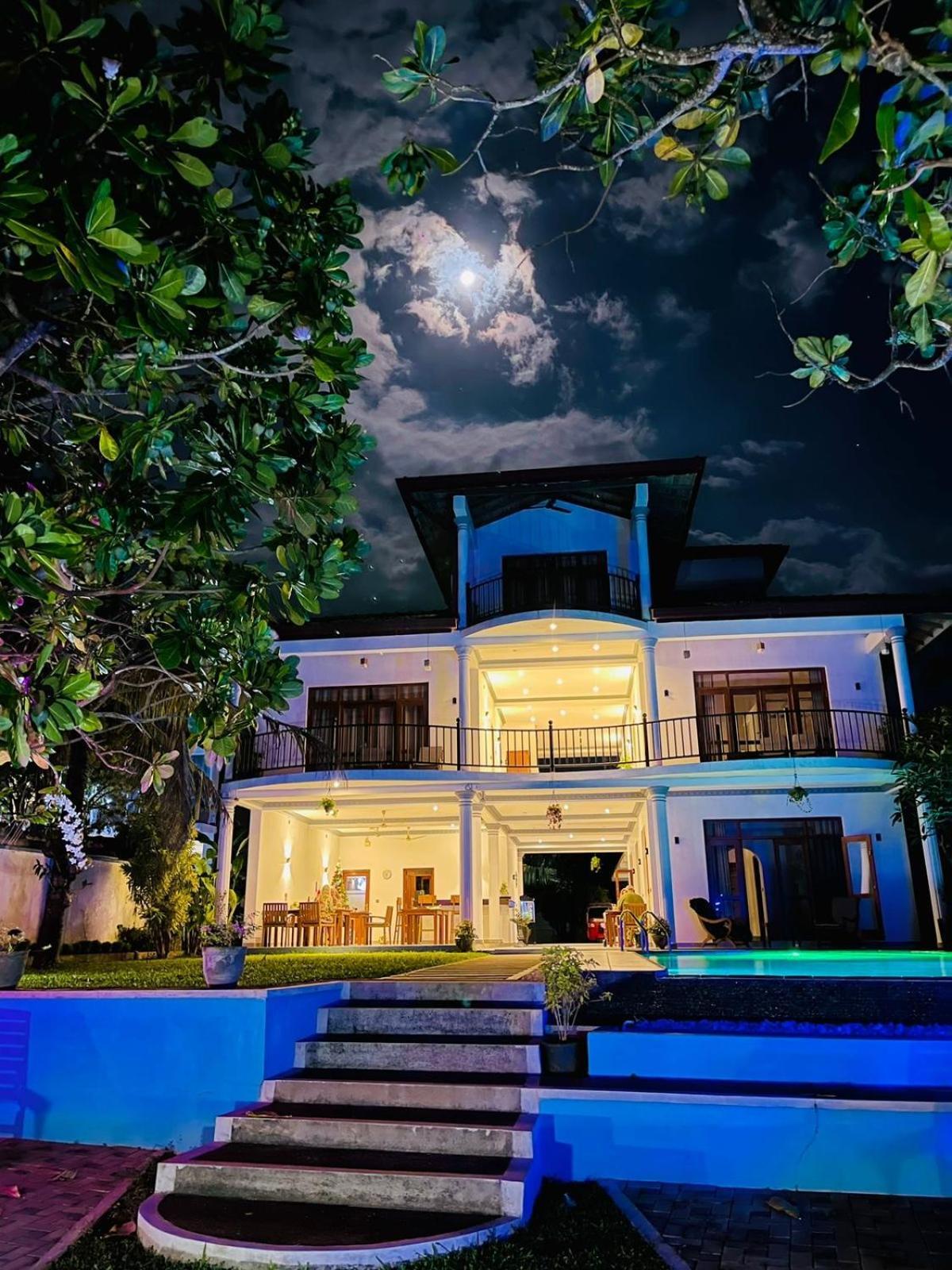 Villa Riverside Aluthgama Exteriör bild