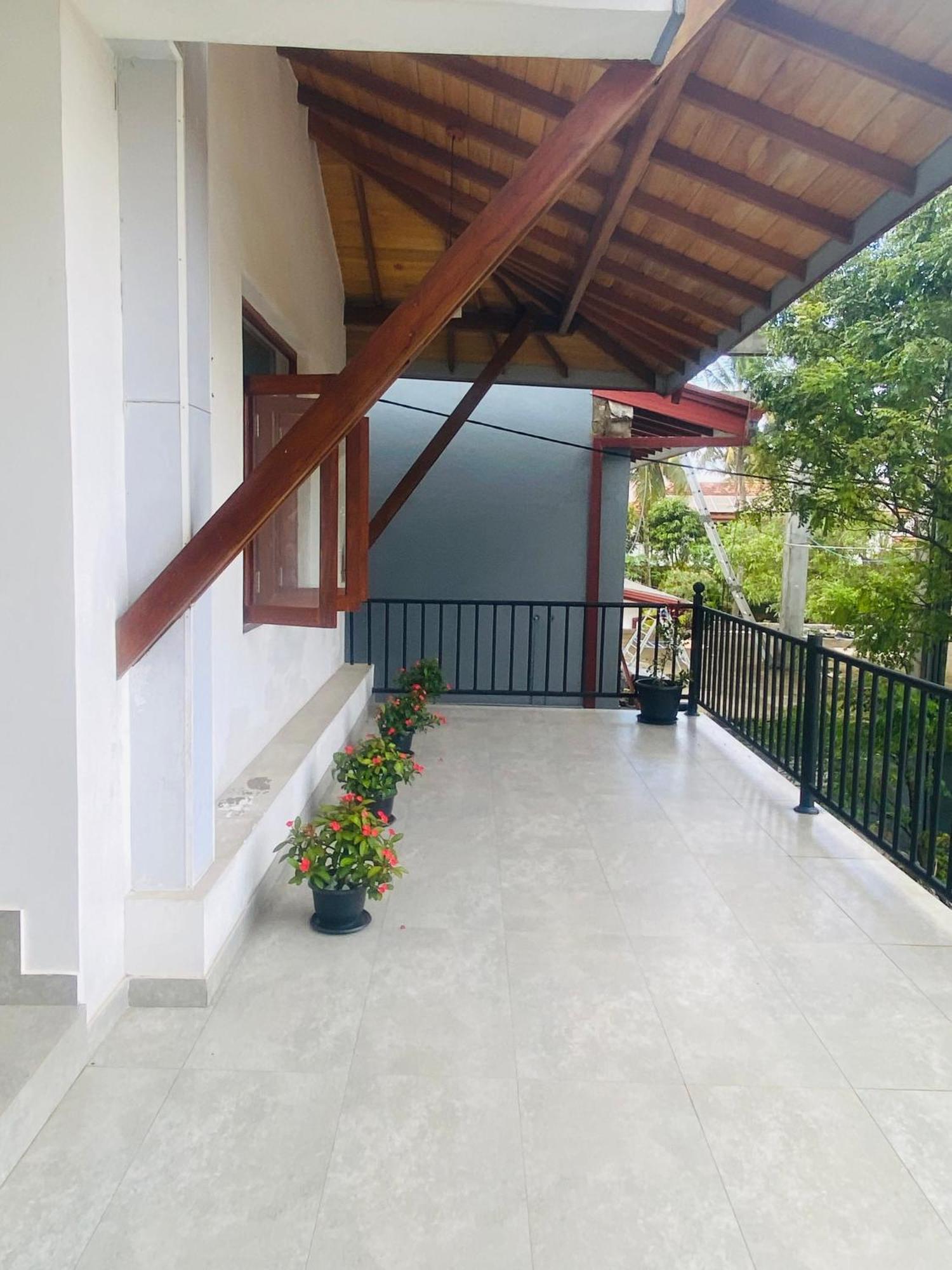 Villa Riverside Aluthgama Exteriör bild