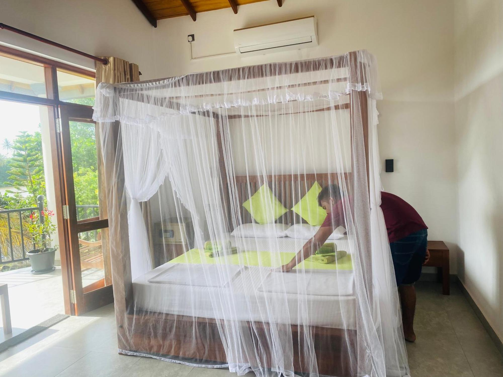 Villa Riverside Aluthgama Exteriör bild